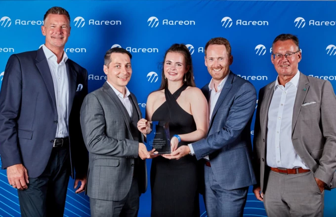 Auszeichnung 1: Der DW-Zukunftspreis – die Verleihung mit Carsten Wiese, Geschäftsführer Aareon Deutschland GmbH, Johannes Brunn, Yvonne Hartwig und Andreas Kipp von Renowate und Axel Gedaschko, Präsident des Bundesverbands deutscher Wohnungs- und Immobilienunternehmen e.V. GdW in Berlin (v. l. n. r.). Auszeichnung 1: Der DW-Zukunftspreis – die Verleihung mit Carsten Wiese, Geschäftsführer Aareon Deutschland GmbH, Johannes Brunn, Yvonne Hartwig und Andreas Kipp von Renowate und Axel Gedaschko, Präsident des Bundesverbands deutscher Wohnungs- und Immobilienunternehmen e.V. GdW in Berlin (v. l. n. r.).